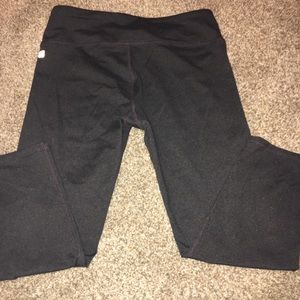 Grey cropped leggings